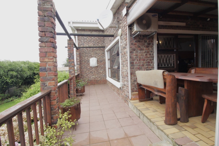 4 Bedroom Property for Sale in Noorsekloof Eastern Cape